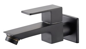 ברז קיר מים קרים מרובע שחור מט AQUILA